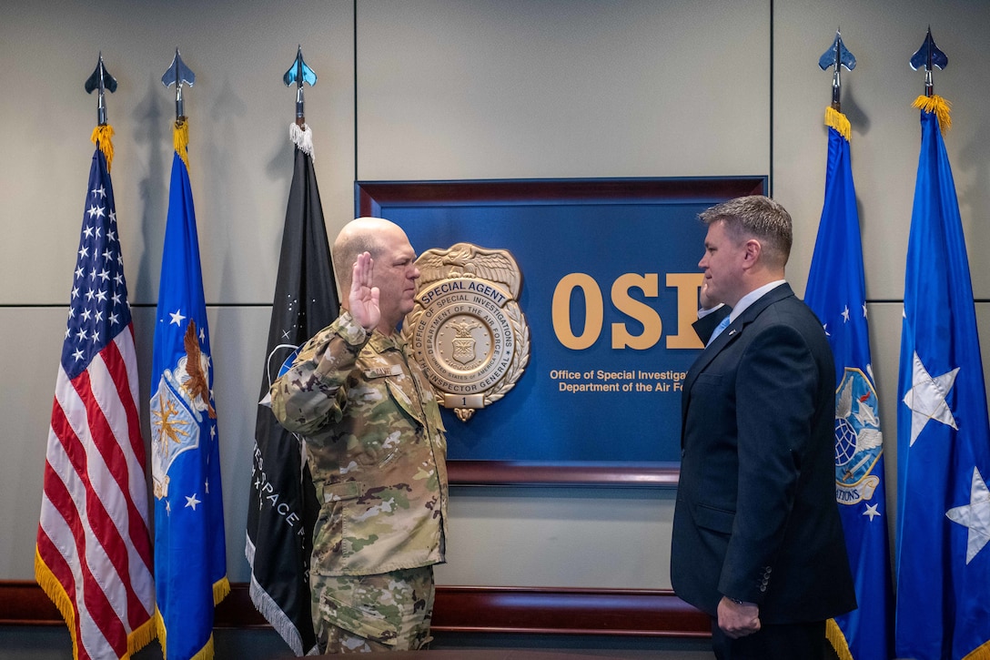 Special Agent Les Bernys into the Senior Executive Service Dec. 16. As an SES leader, Bernys will lead to lead the Department of Defense Cyber Crime Center (DC3) and its evolving cyber mission.