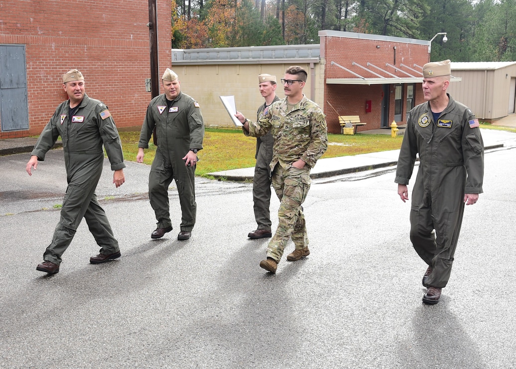 Rear Adm. Hewitt visits NAS Meridian