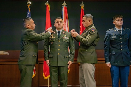 U.S. Army South Peruvian partner nation liaison officer promoted to colonel and bids farewell to the unit