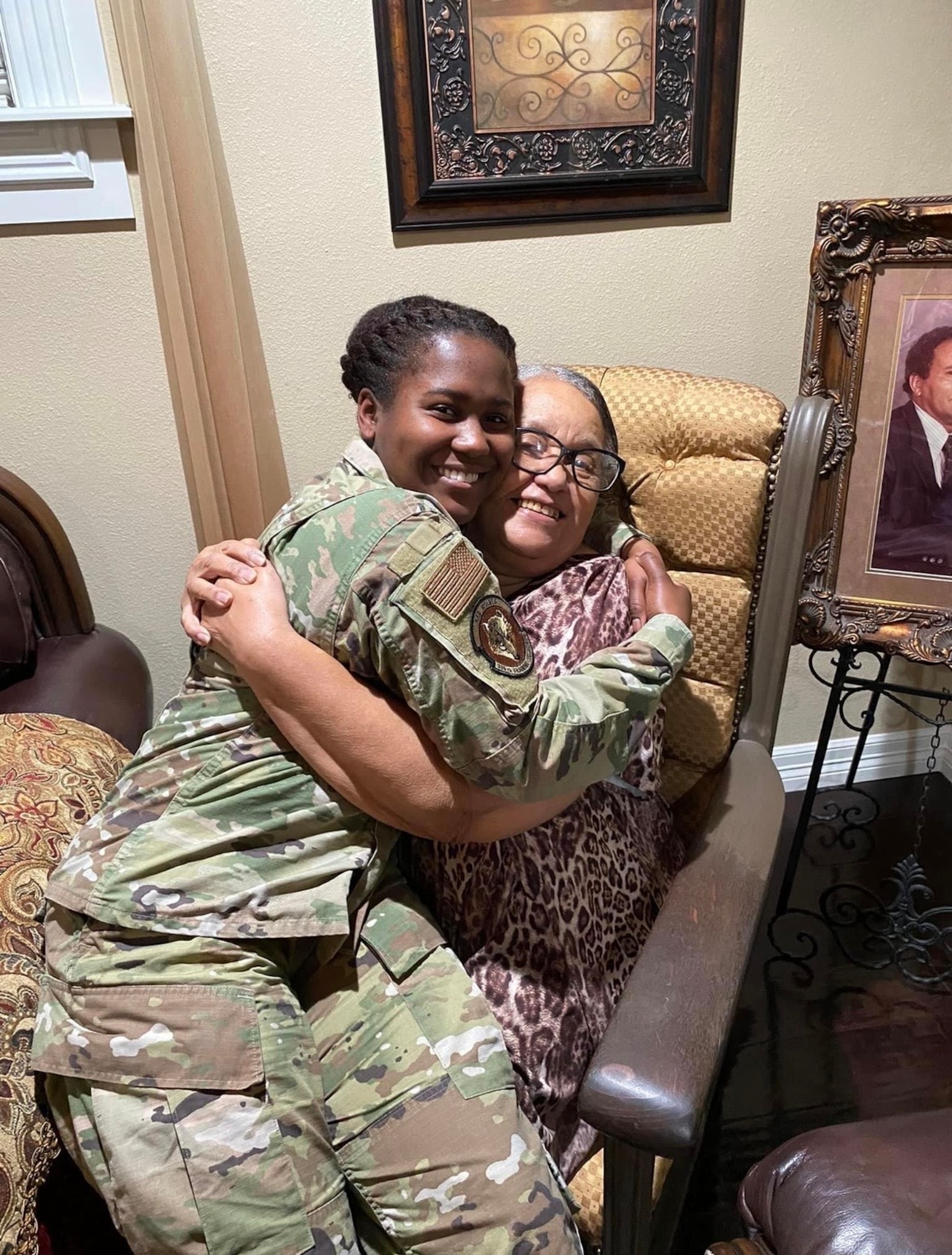 U.S. Air Force Airman 1st Class Miyah Gray, 97th Air Mobility Wing public affairs apprentice, takes a photo with Dorothy Melancon, her great grandmother in Port Arthur, Texas, December 23, 2021. Gray is the eldest of Dorothy’s 15 great
grandchildren. (courtesy photo)