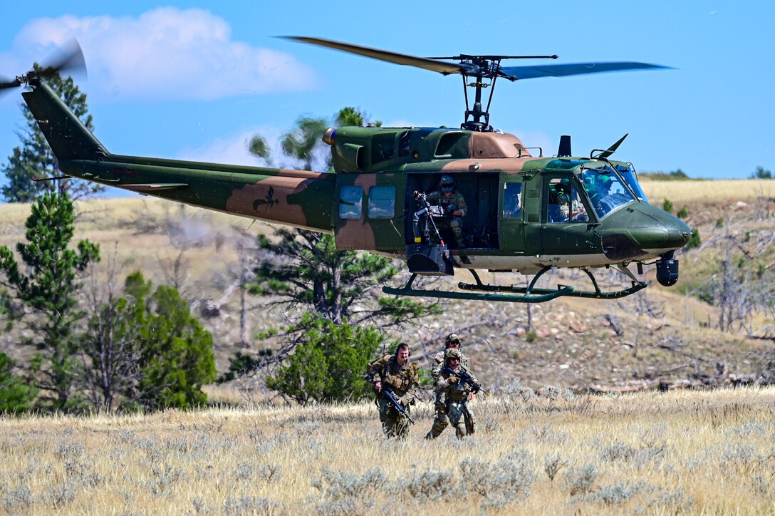 UH-1N Huey during the Advanced Recapture Recovery Operational Warfighter