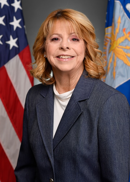 Official photograph of Nancy Andrews