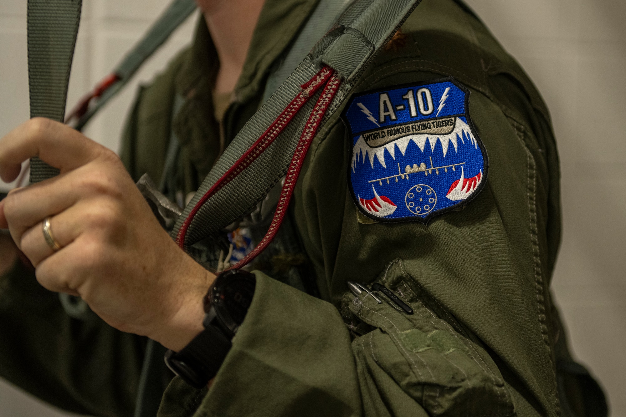 Airman participates in emergency parachute training