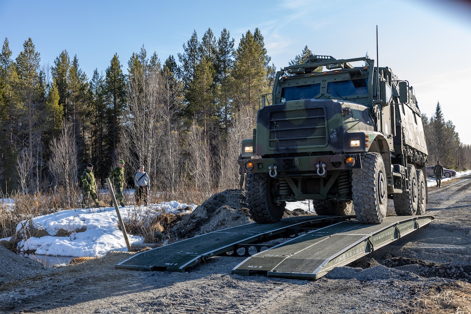 MARINE CORPS SELECTS PROTOTYPING PARTICIPANTS FOR MEDIUM TACTICAL TRUCK ...