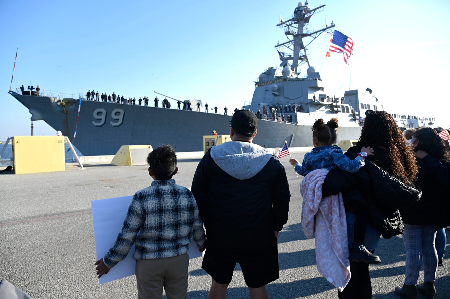 USS Farragut (DDG 99) moors at U.S. Naval Station Mayport, Fla., following a deployment to the U.S. Southern Command area of responsibility supporting Joint Interagency Task Force (JIATF)-South’s counter-narcotics operations in the Caribbean Sea.