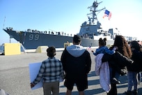 USS Farragut (DDG 99) moors at U.S. Naval Station Mayport, Fla., following a deployment to the U.S. Southern Command area of responsibility supporting Joint Interagency Task Force (JIATF)-South’s counter-narcotics operations in the Caribbean Sea.