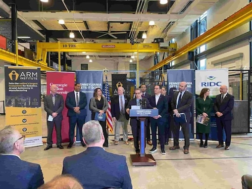 Pennsylvania Governor Shapiro Visits Mill 19 to Emphasize Importance of Robotics & Manufacturing in New Economic Development Strategy