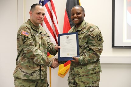 HHC, 7th Mission Support Command training NCO promotes to senior NCO