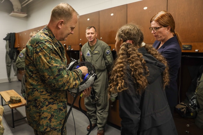 Ms. Skelly tours MCAS Beaufort