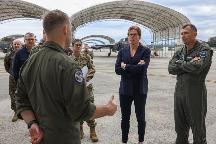 Ms. Skelly tours MCAS Beaufort