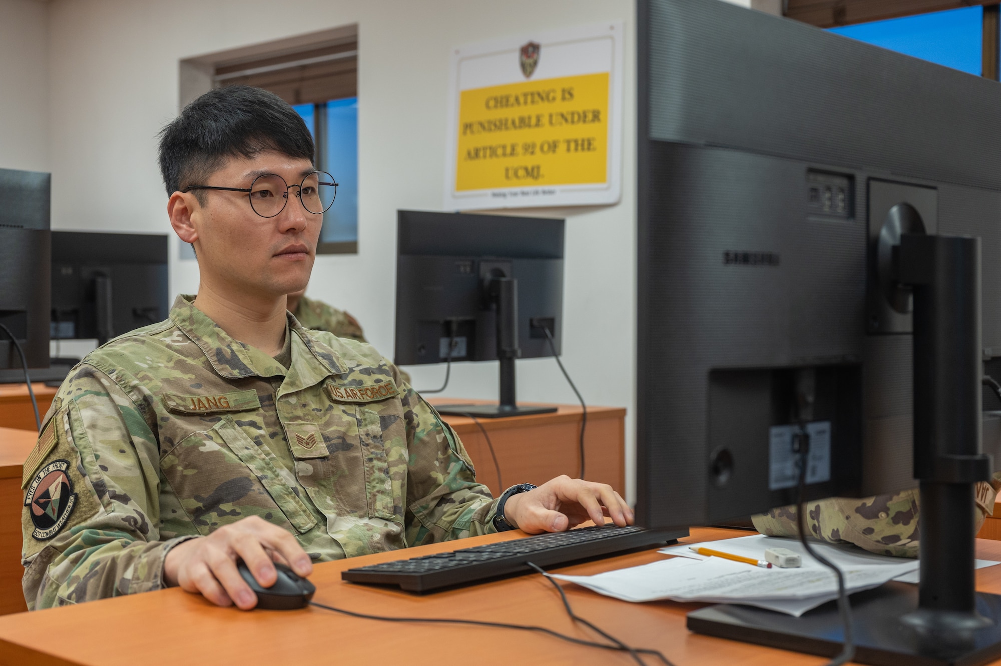 Osan adopts electronic promotions testing > Osan Air Base > Article Display