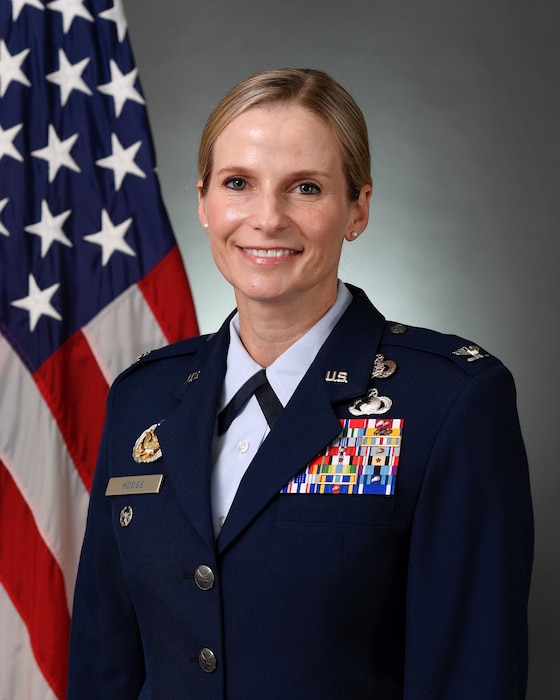 Colonel Lori Hodge Official Photo