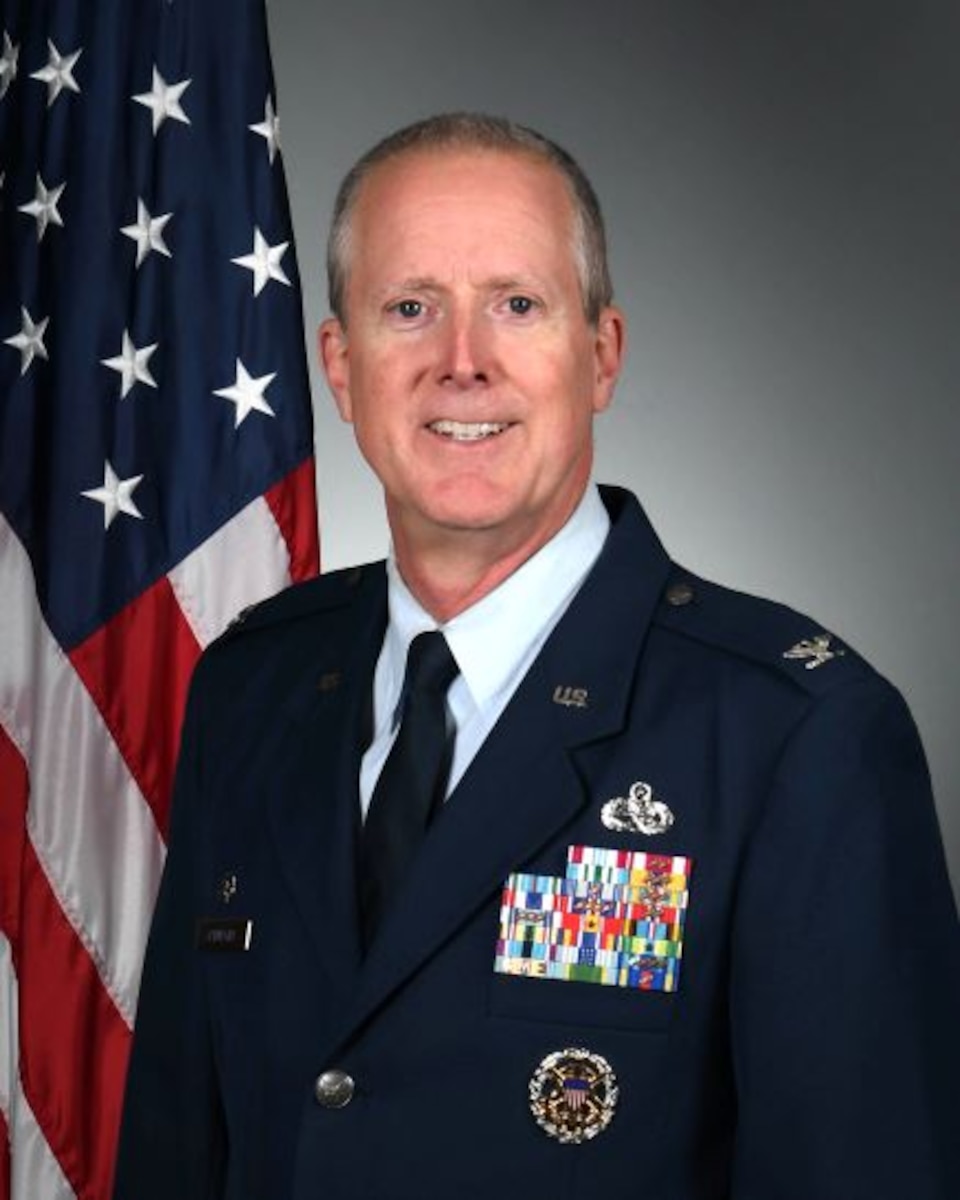 Official photo of Col. Thomas F. Albrecht, 433rd Maintenance Group commander