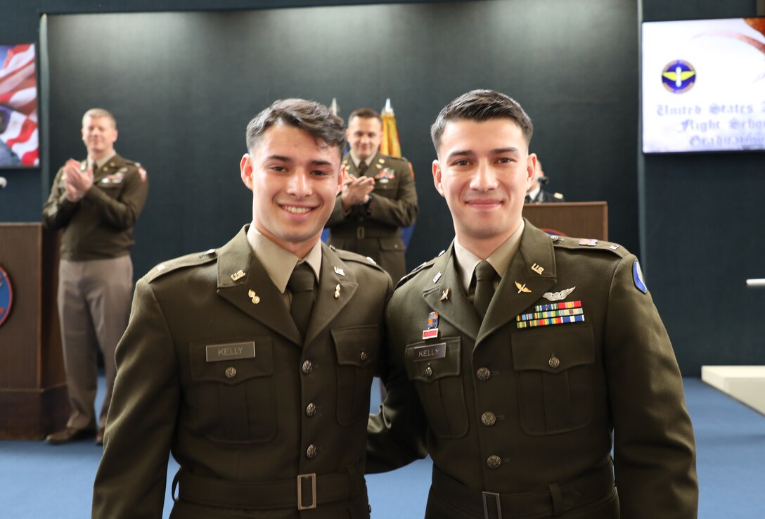 Army flight school grad follows in father’s footsteps