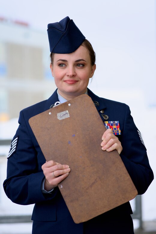 Alaska Air National Guardsman volunteers as JROTC drill judge