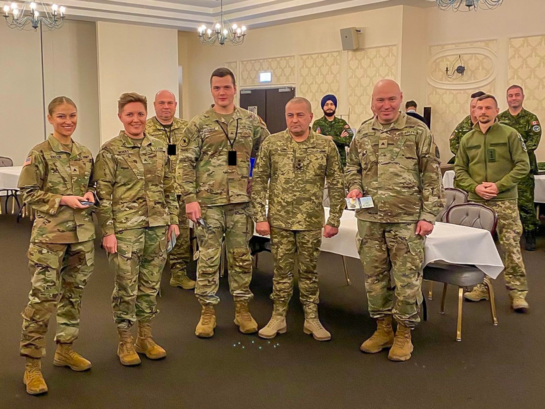 Florida Guard Soldier helps train Ukrainian forces, receives award from senior official