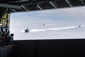 USS San Diego (LPD 22) during NASA Artemis recovery testing.