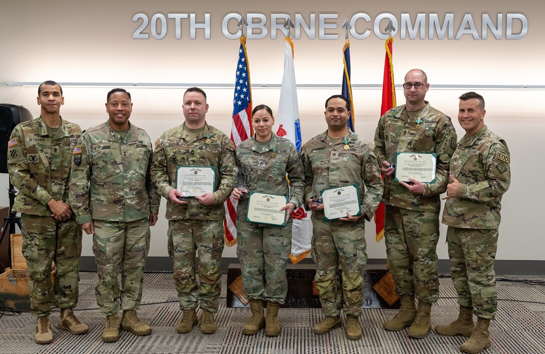 US Army 20th CBRNE Command leaders present retention excellence awards