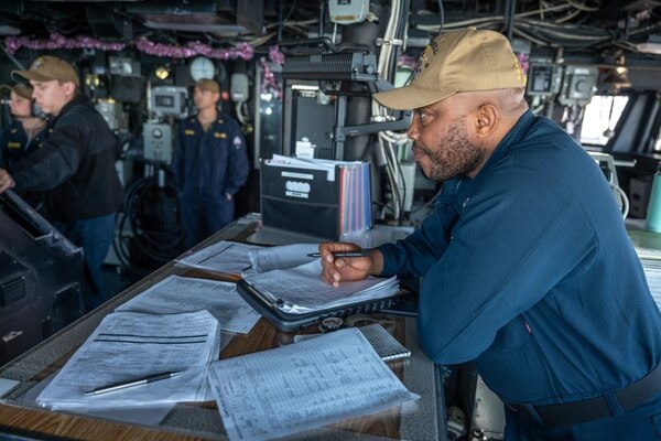 USS Russell Completes First Deployment Milestone - Arrives in Pearl Harbor [Image 4 of 14]