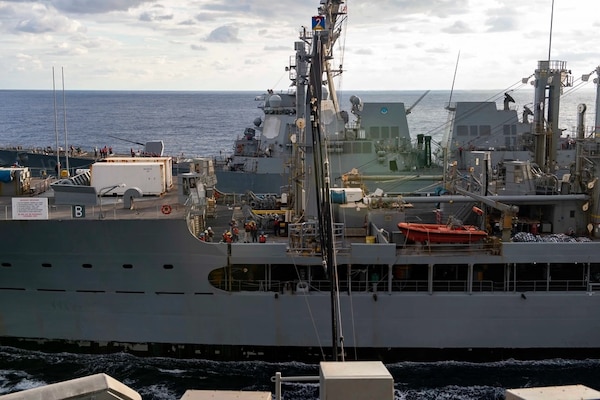 USS Carl Vinson (CVN 70) Conducts Fueling-At-Sea with USNS Yukon (T-AO-202), USS Kidd (DDG 100) [Image 6 of 6]