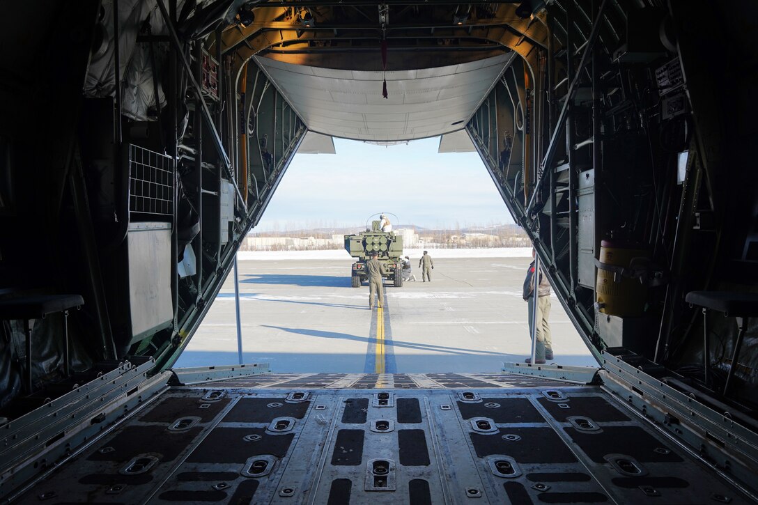 ARCTIC EDGE 2024: Fox 2/14 Marines conduct HIRAIN