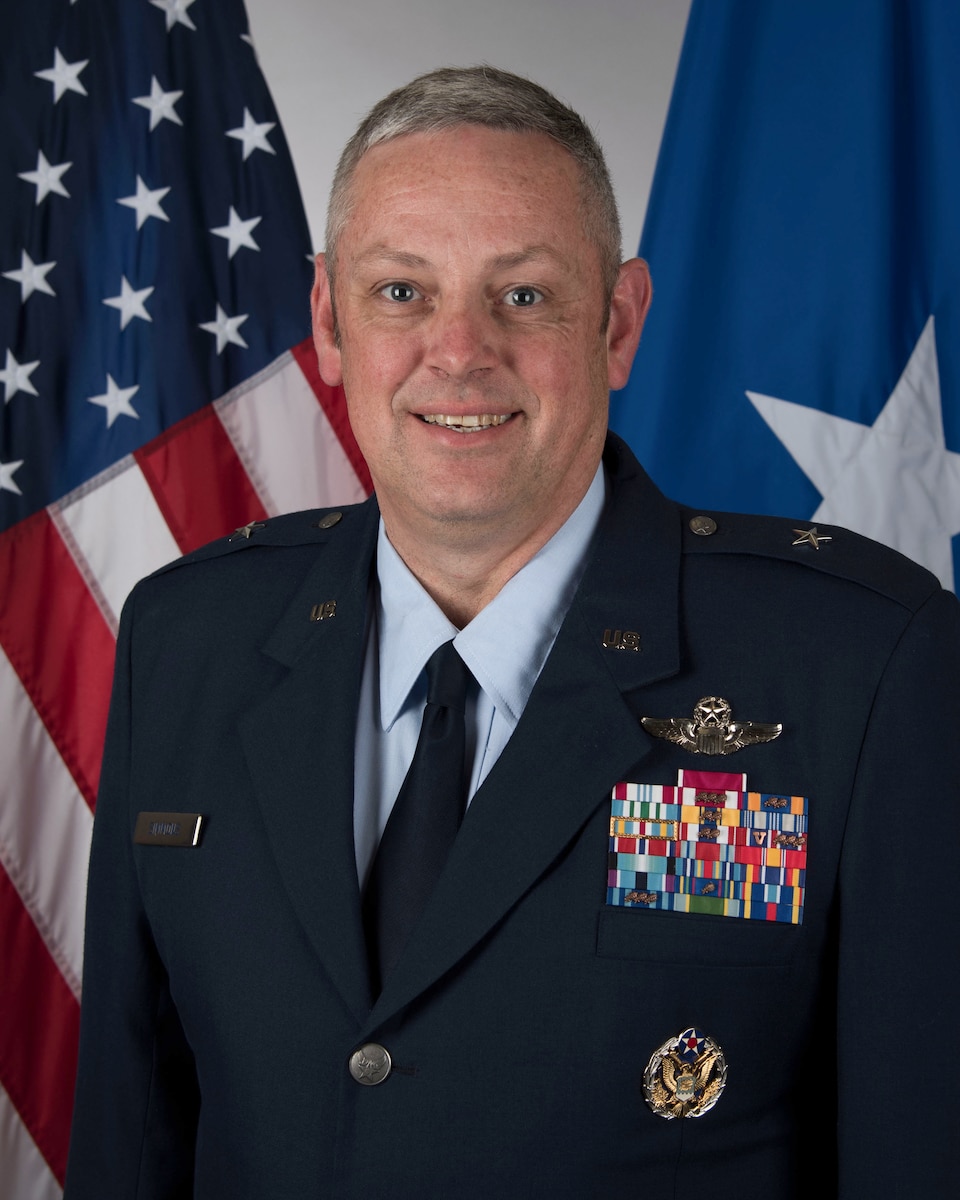 Brigadier Gen Corey Simmons Official Photo.