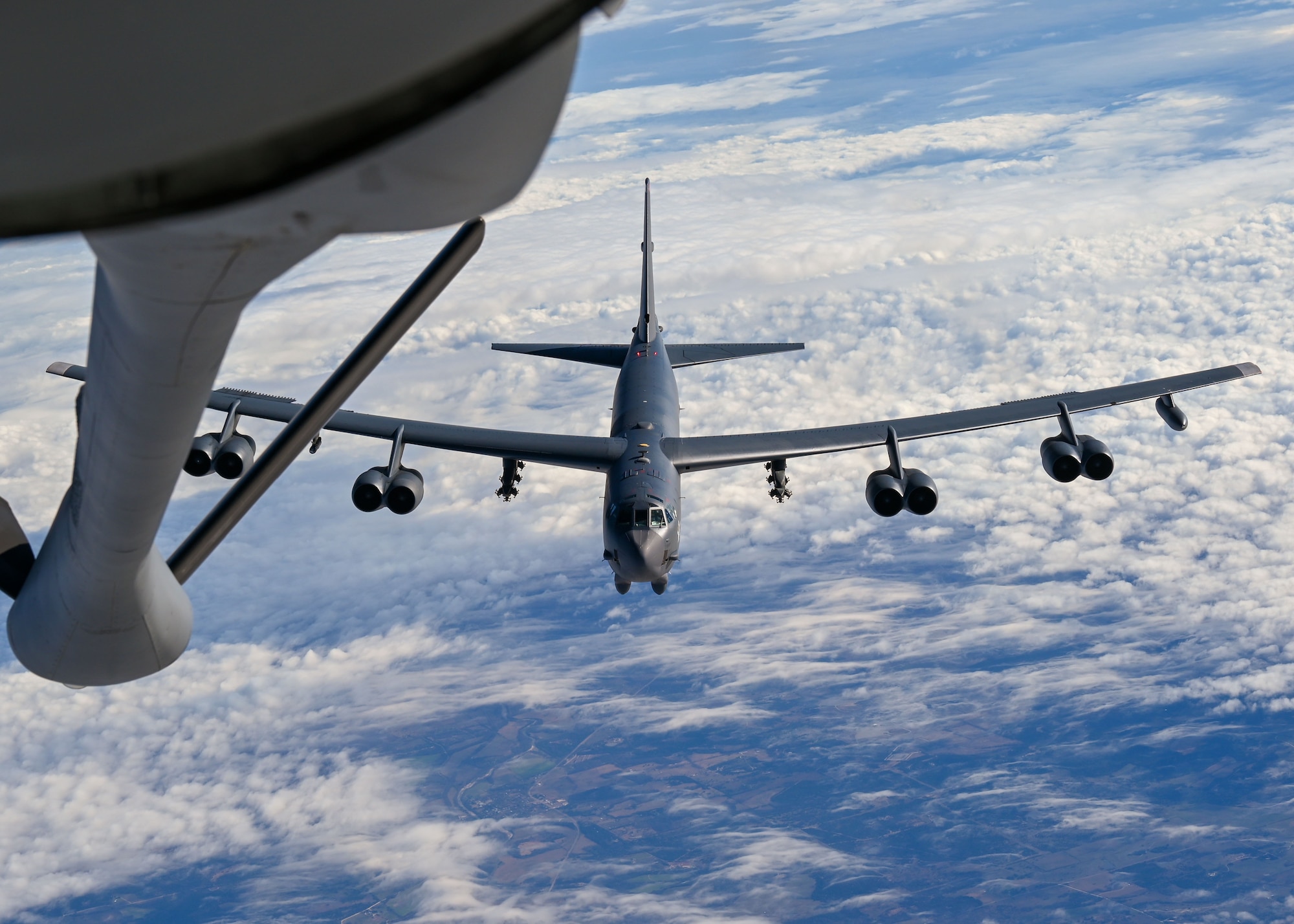 B-52 flying behind a KC-135