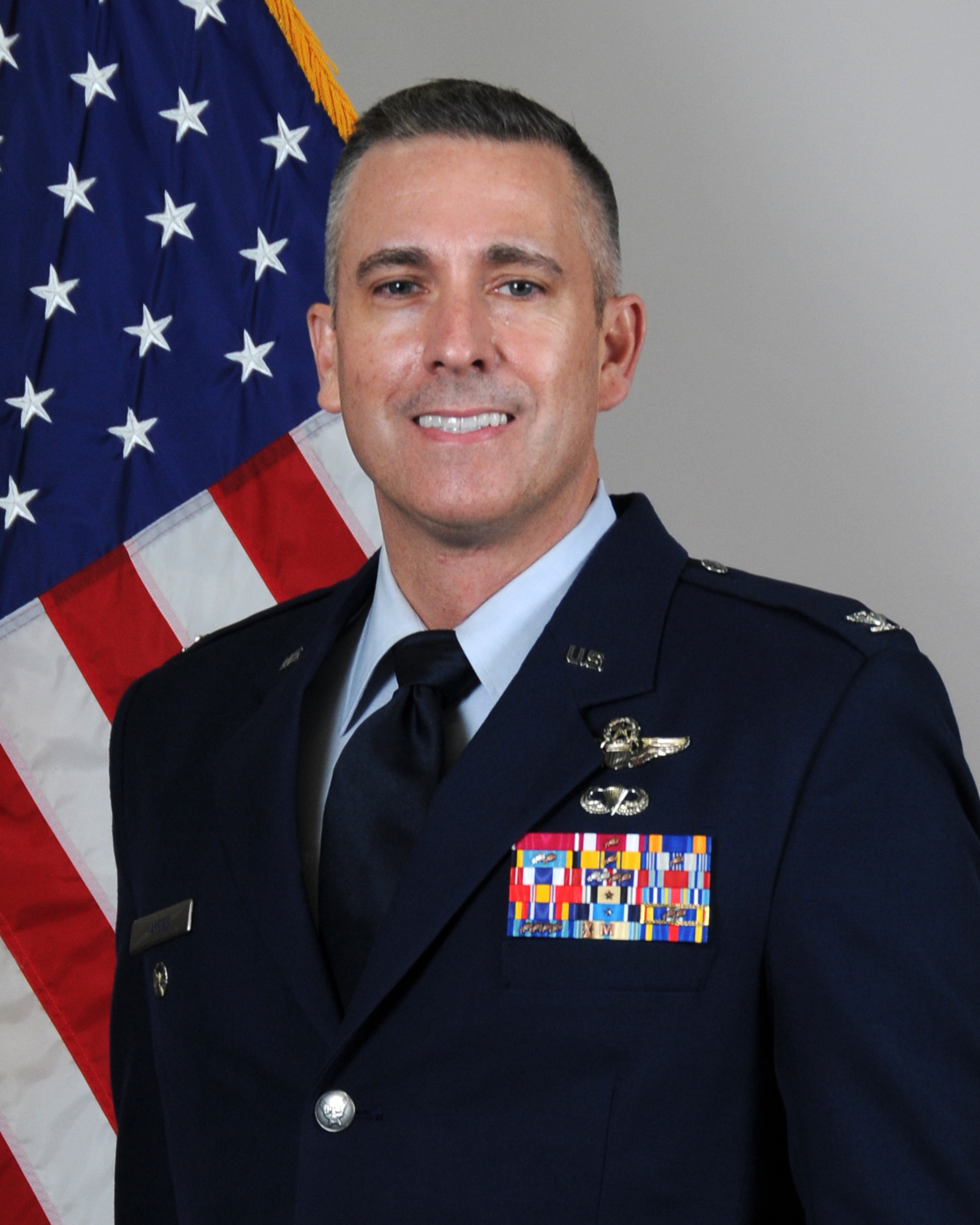 official portrait Col Ryan Ayers