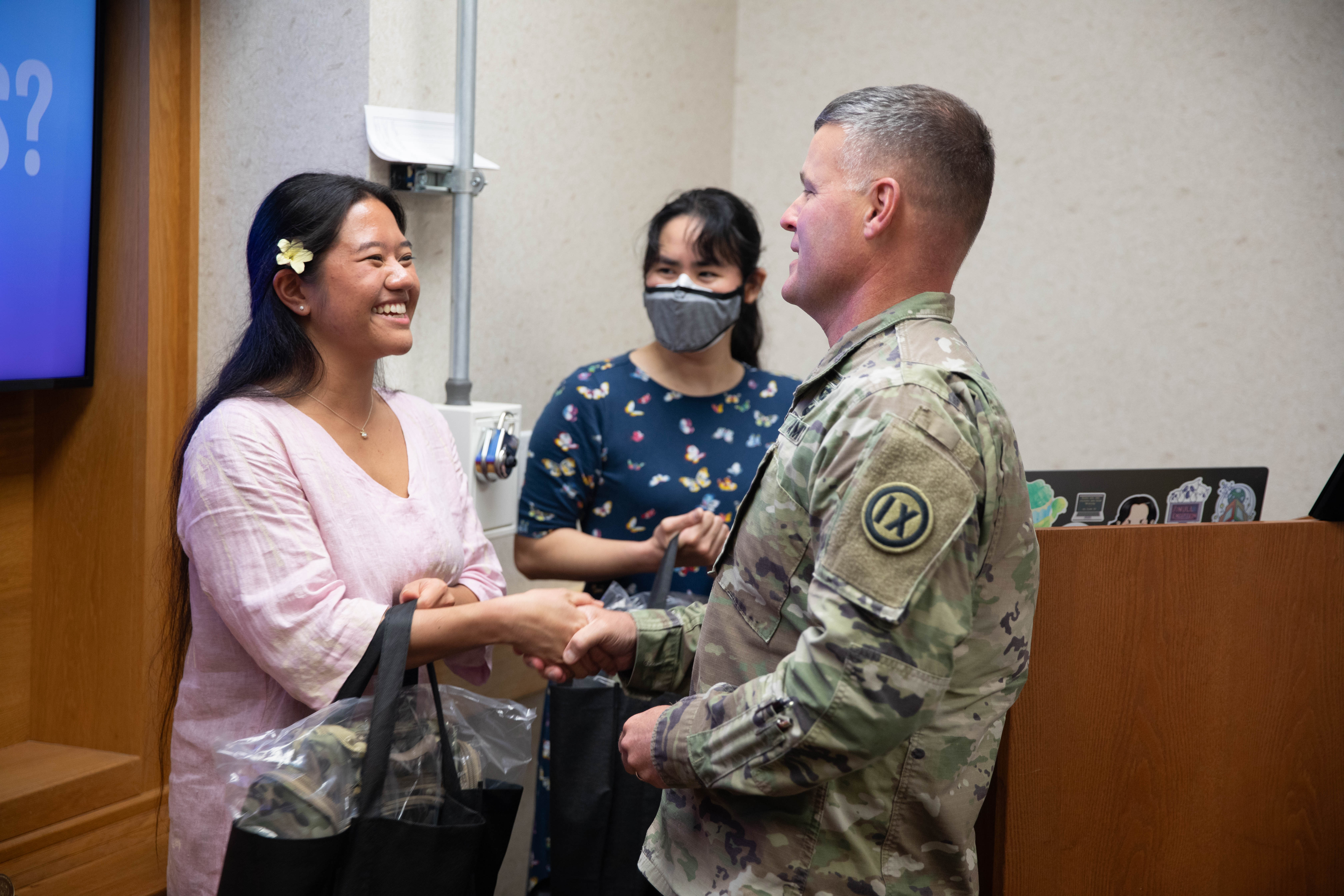 9th Mission Support Command hosts Hawaii interns in support of U.S ...