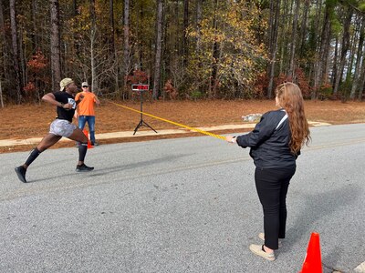 Soldiers and families running in Turkey Trot