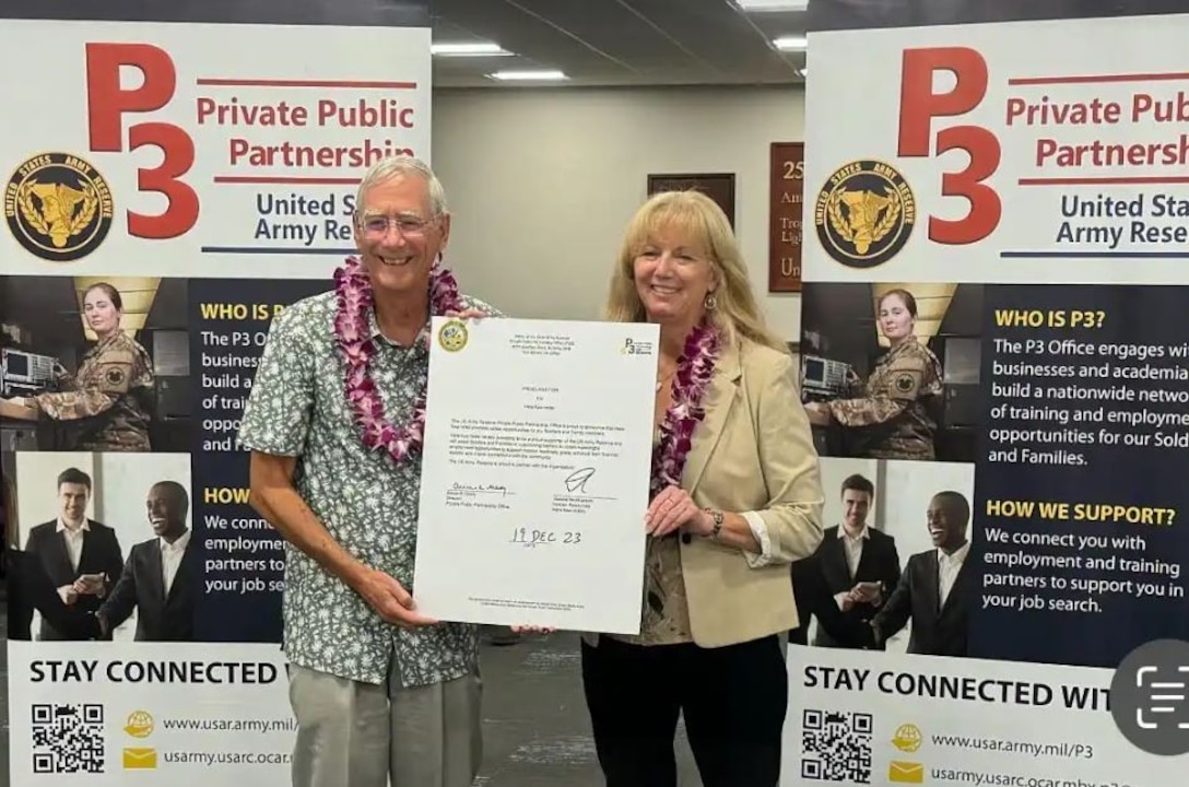 Garrison Hawaii and Army Reserve cement partnership with proclamation signing