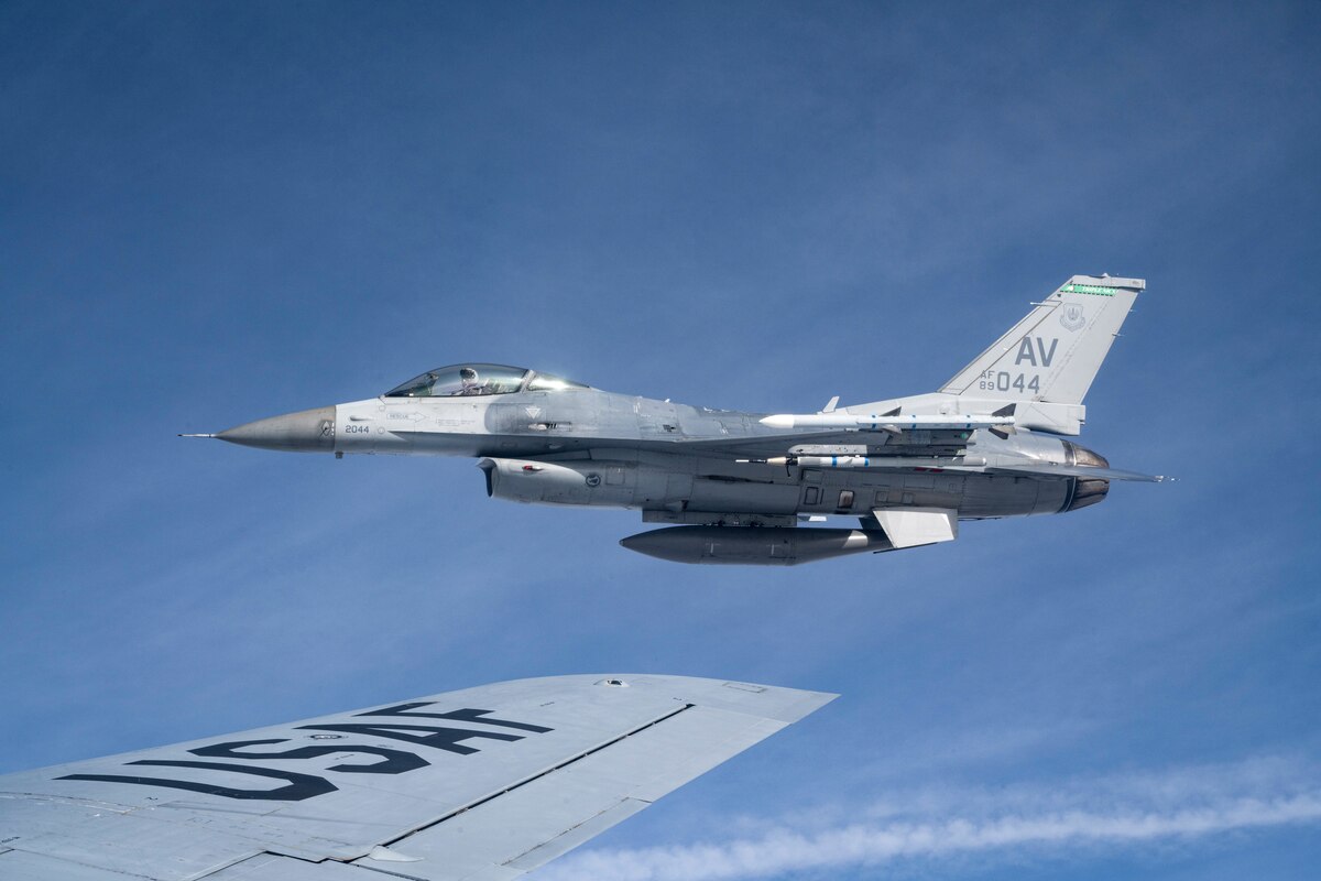 100th ARW supports 31st FW F-16’s > Royal Air Force Mildenhall > RAF ...