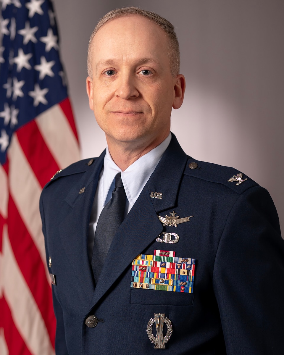 Colonel Frank Shoaf Official Photo