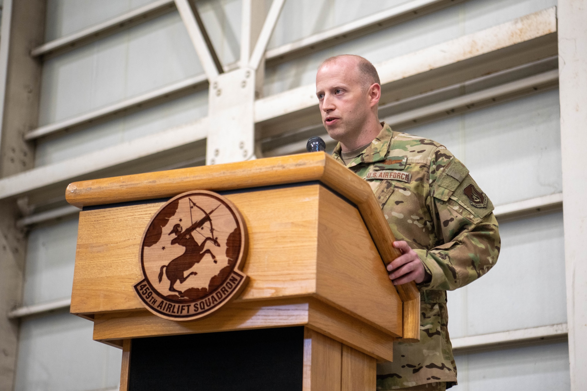 459th Airlift Squadron Changes Command > Yokota Air Base