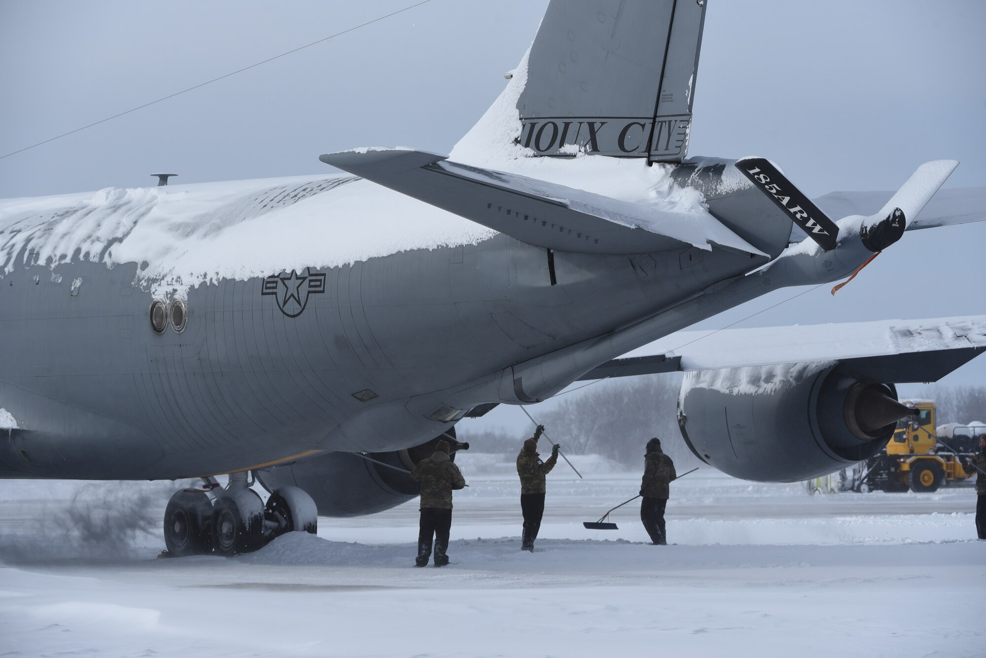 Flight line snow clearing