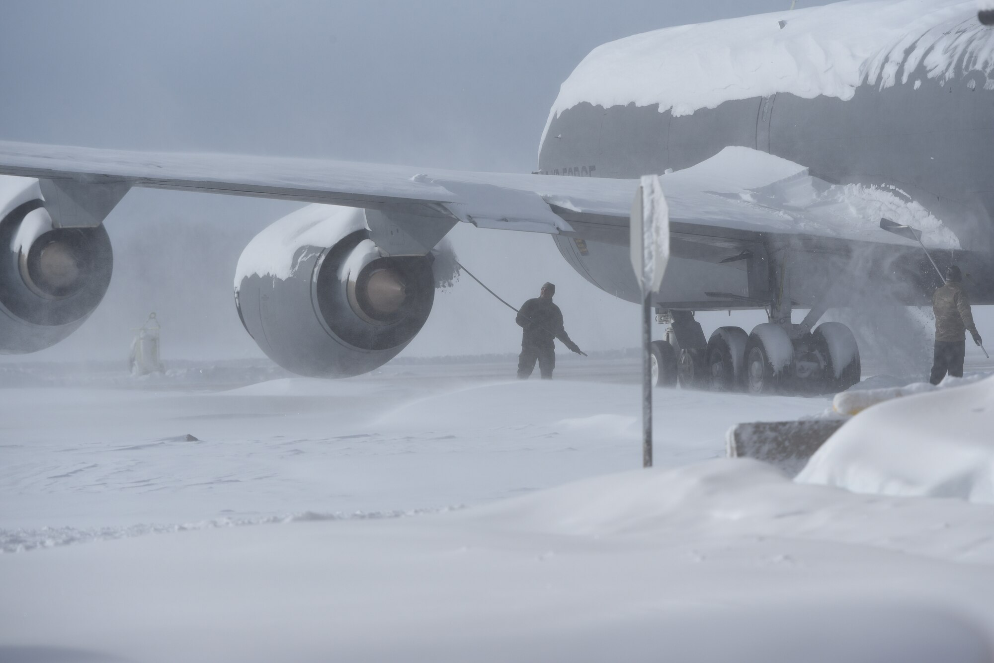 Flight line snow clearing