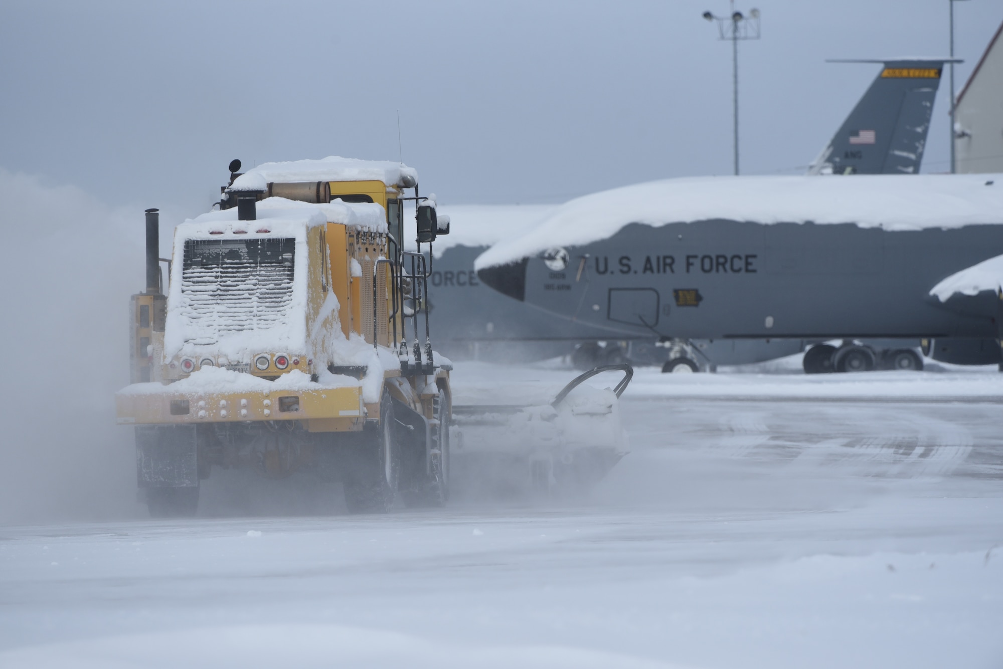 Flight line snow clearing