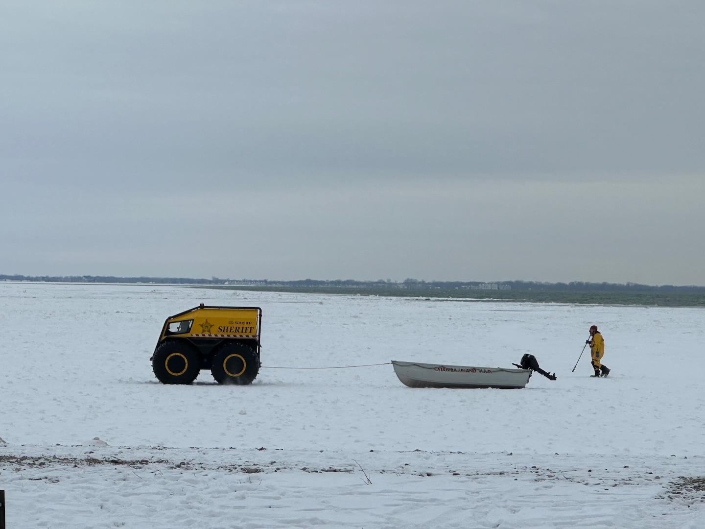 Coast Guard rescues 9 from ice floe on Lake Erie