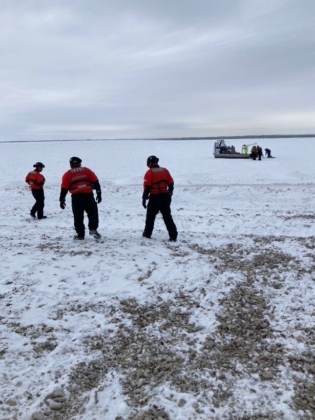 Coast Guard rescues 9 from ice floe on Lake Erie