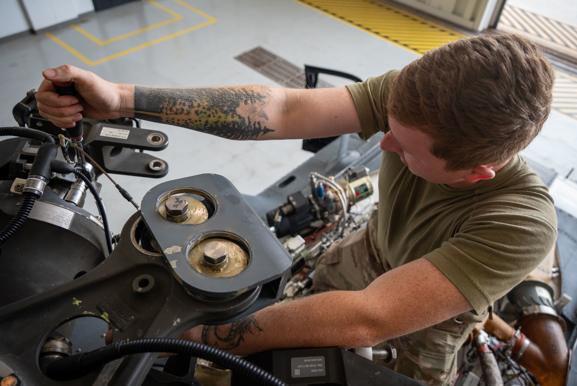Rescue maintainers remove Pave Hawk spindles