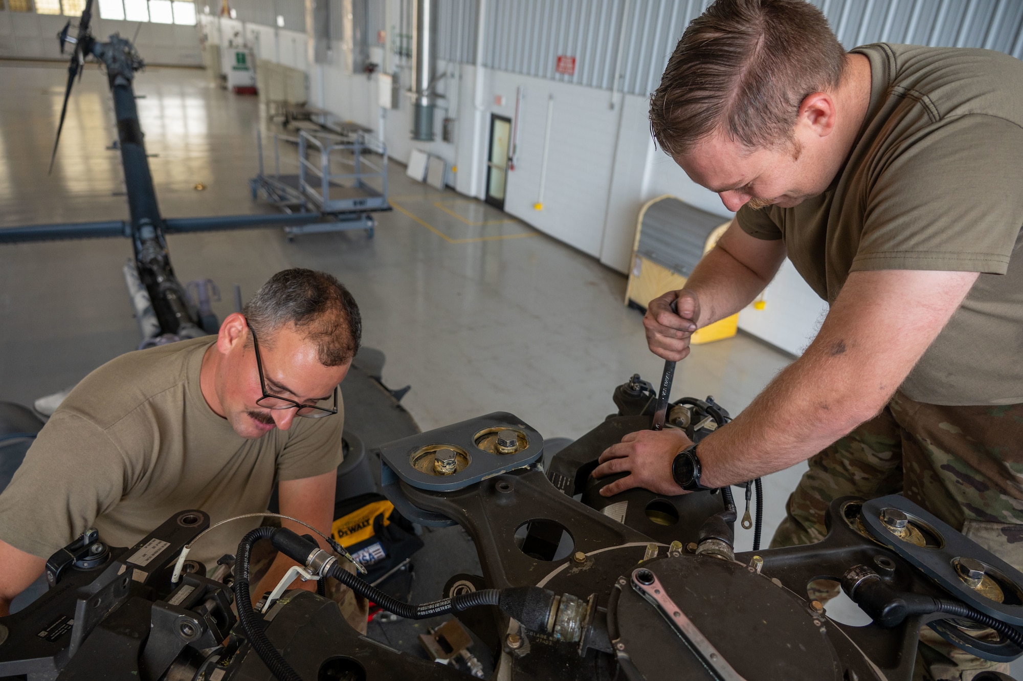 Rescue maintainers remove Pave Hawk spindles