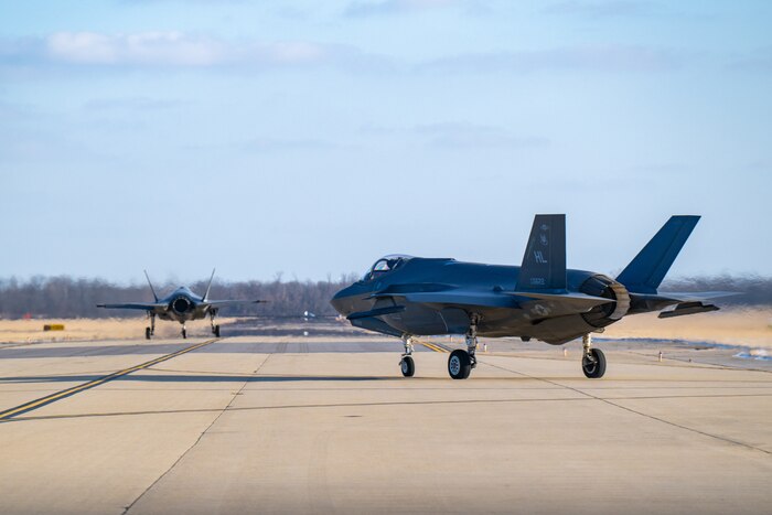 Scott AFB successfully hot-pit refuels F-35 for the first time,