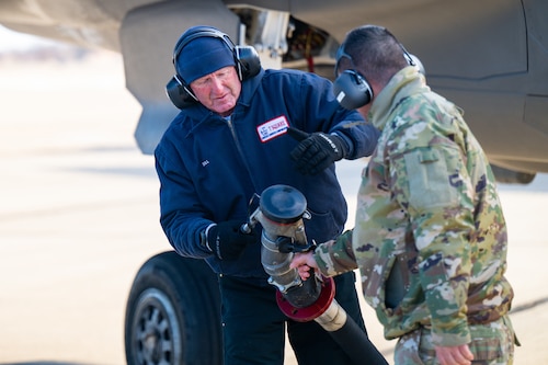 Scott AFB successfully hot-pit refuels F-35 for the first time,