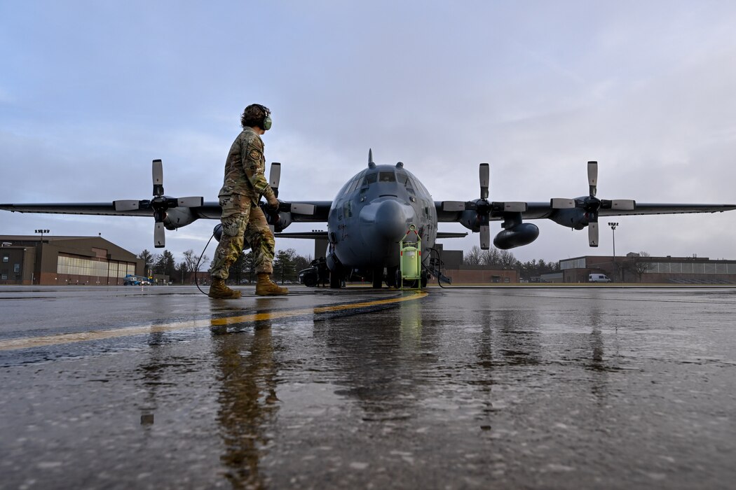 Staff Sgt. Danielle Clayton, an aerospace maintenance journeyman assigned to the 910th Aircraft Maintenance Squadron, assists with refueling a C-130H Hercules aircraft at Youngstown Air Reserve Station, Ohio, Jan. 25, 2024.