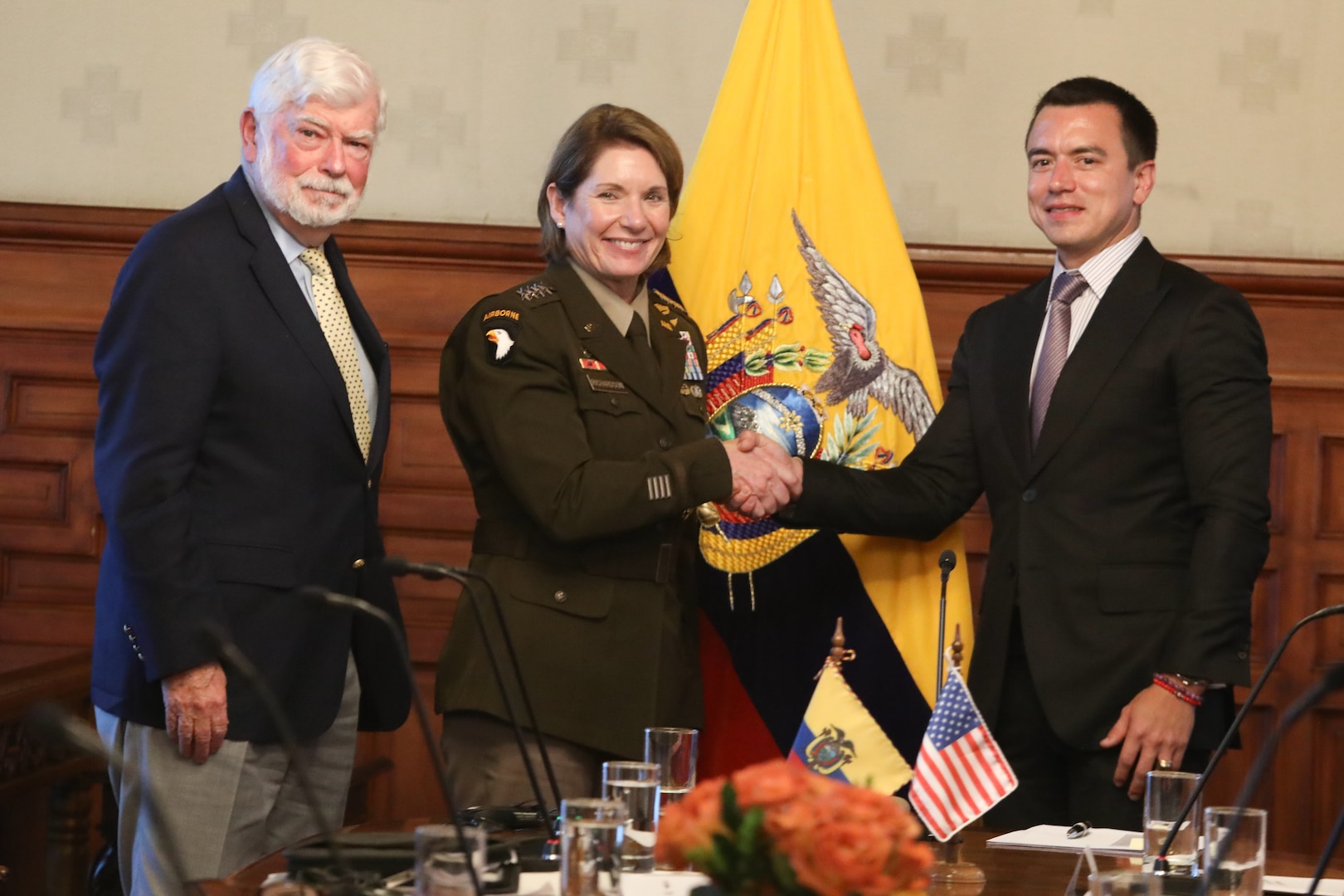 Gen. Laura Richardson, shakes hands with Ecuadorian President Daniel Noboa.