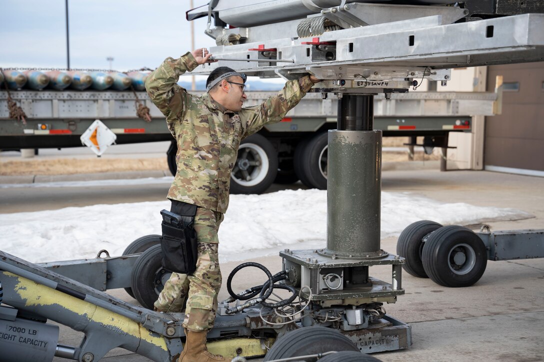 28th MXS holds 4th quarter weapons load competition