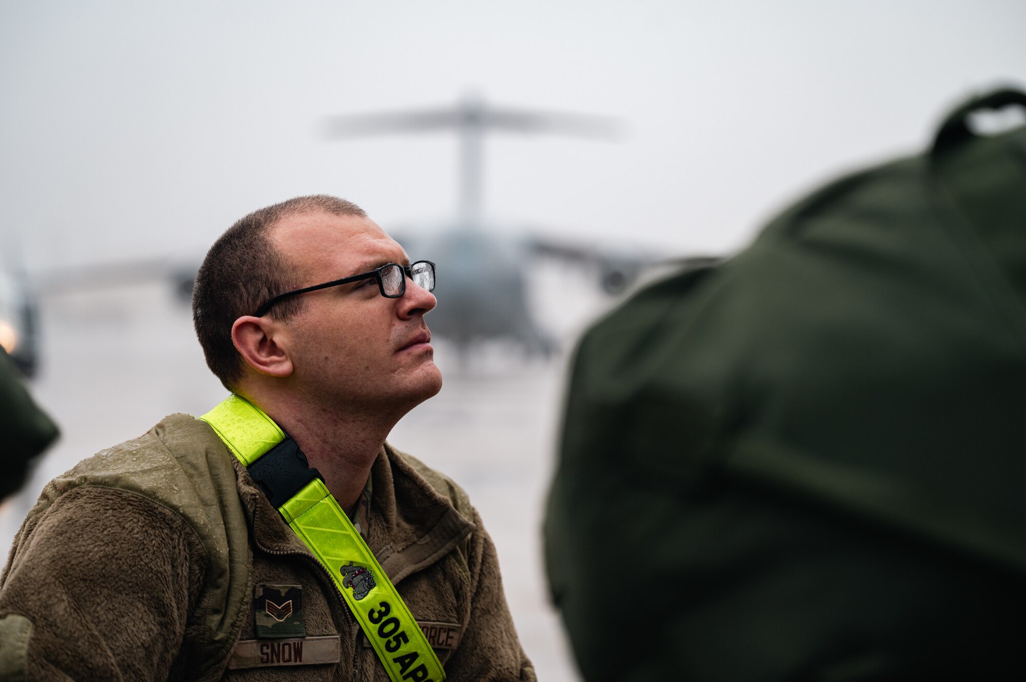 A U.S. Air Force Airman from the 305th Aerial Port Squadron loads deployment bags onto aircraft at Joint Base McGuire-Dix-Lakehurst, N.J., Jan. 25, 2024. More than 1,500 New Jersey Army National Guard Soldiers are deploying to support U.S. Central Command’s Combined Joint Task Force-Operation Inherent Resolve. This is the largest deployment of NJARNG Soldiers since 2008. (U.S. Air Force photo by Senior Airman Sergio Avalos)