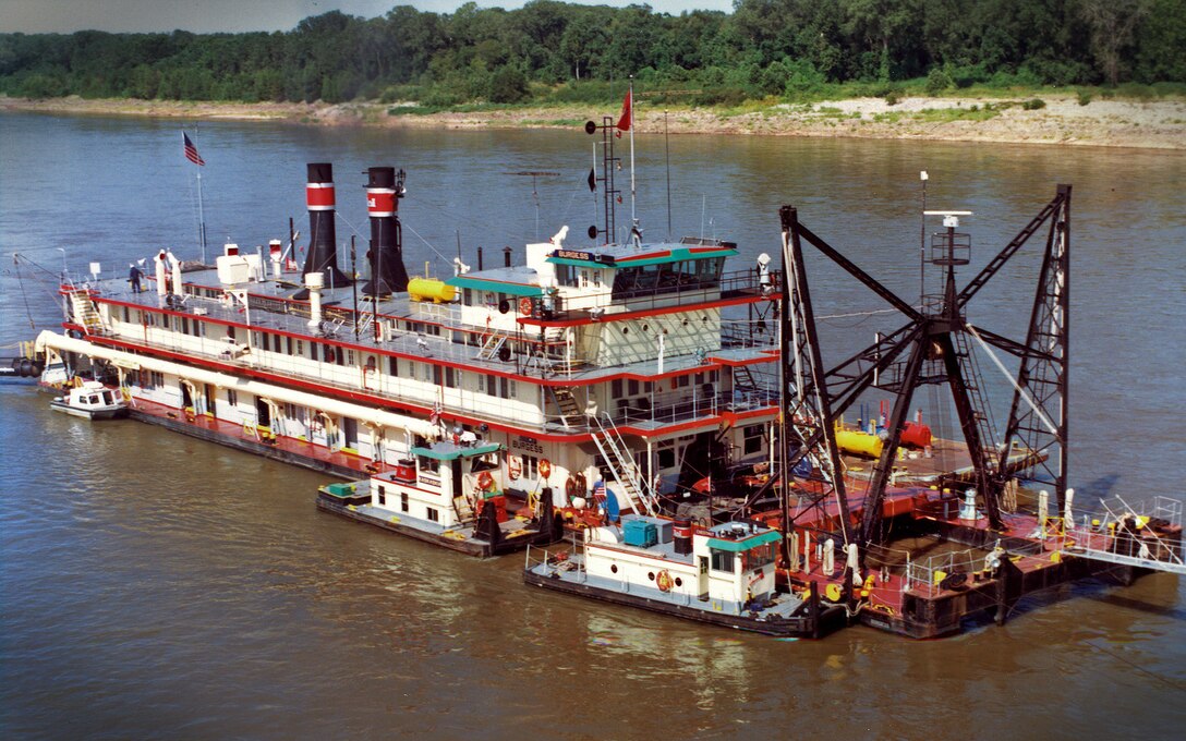 The Memphis District Operations Division: The fleet and people who maintain the Mighty Mississippi.