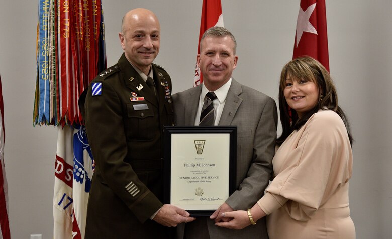 The U.S. Army Corps of Engineers, Great Lakes and Ohio River Division, inducted Regional Business Director Phil Johnson to the Senior Executive Service during a ceremony Jan. 30 at division headquarters in Cincinnati.