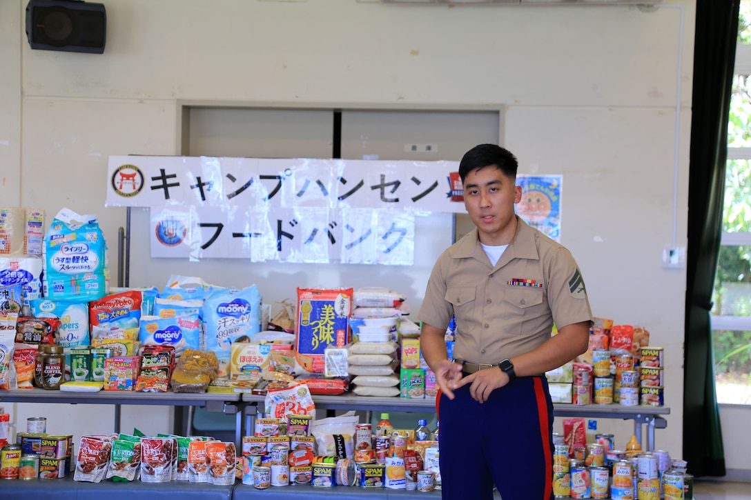 ７月１日、海兵隊'キャンプ・ハンセンの海兵隊員たちがフードバンクドネーションを金武町社会福祉協議会に行いました。